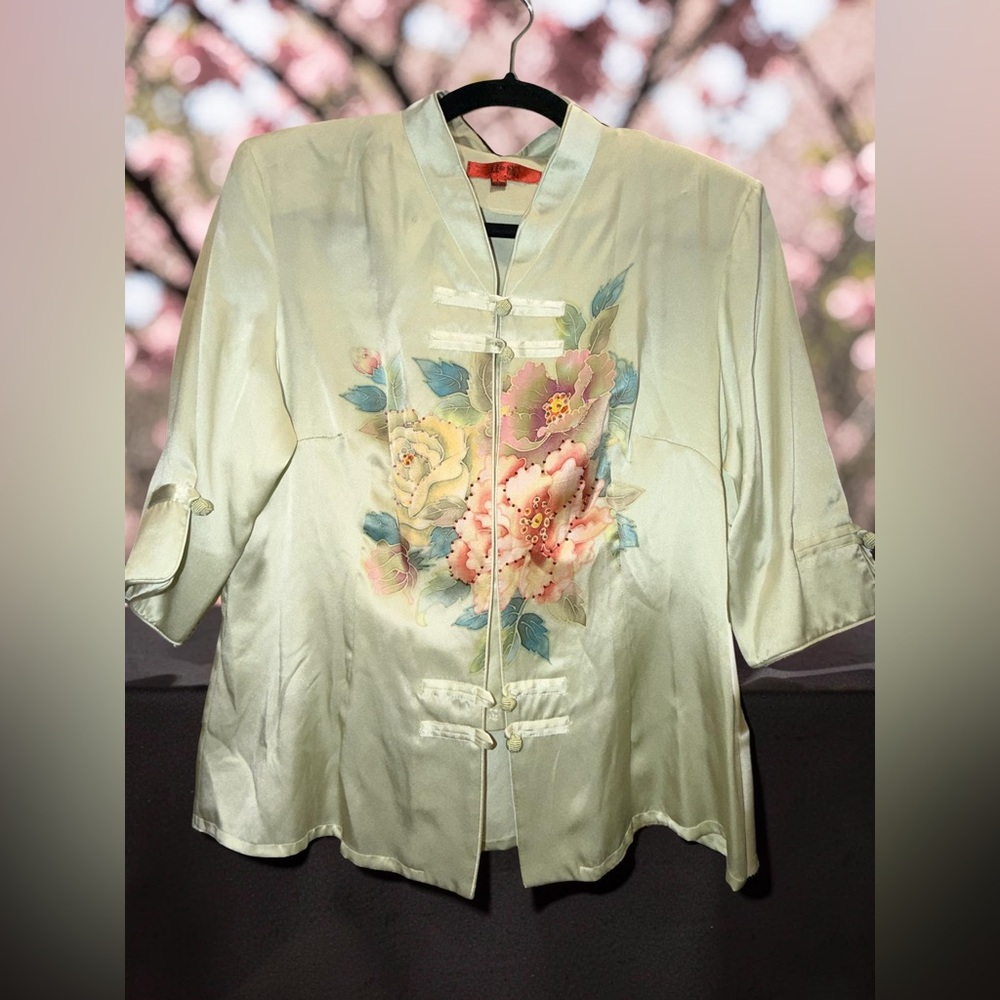White 💯 % SILK Floral Embroidered Mandarin 3/4 sleeve blouse/jacket L